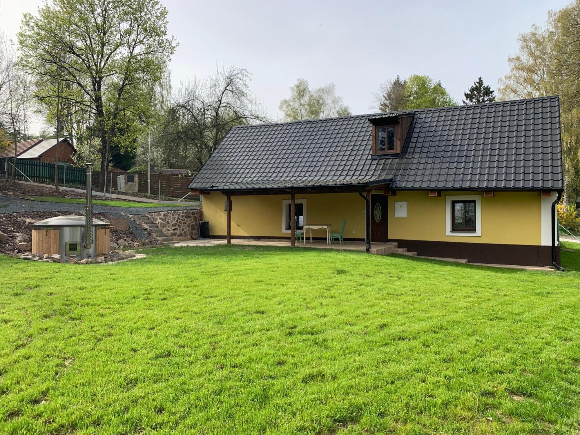 Chata-Brdy Nove Mitrovice Luaran gambar